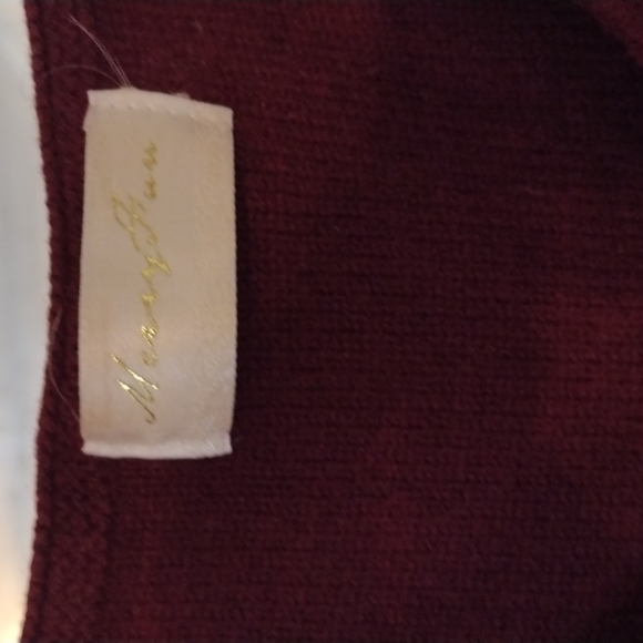 ๐ฅCold Shoulder Sweater Small - Picture 8 of 10